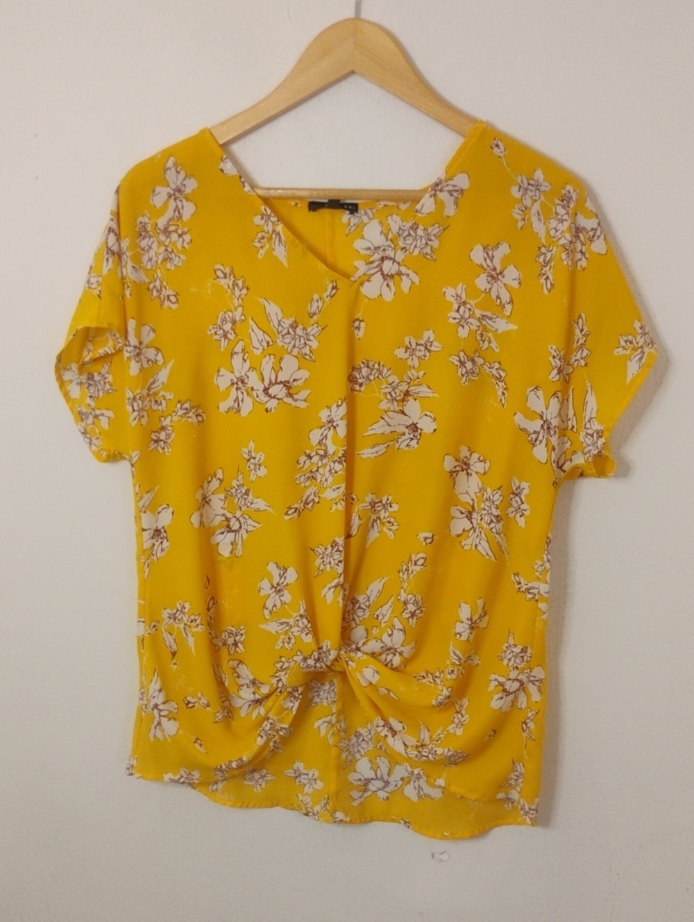 West Kei Floral Twist-Front Top Size Medium